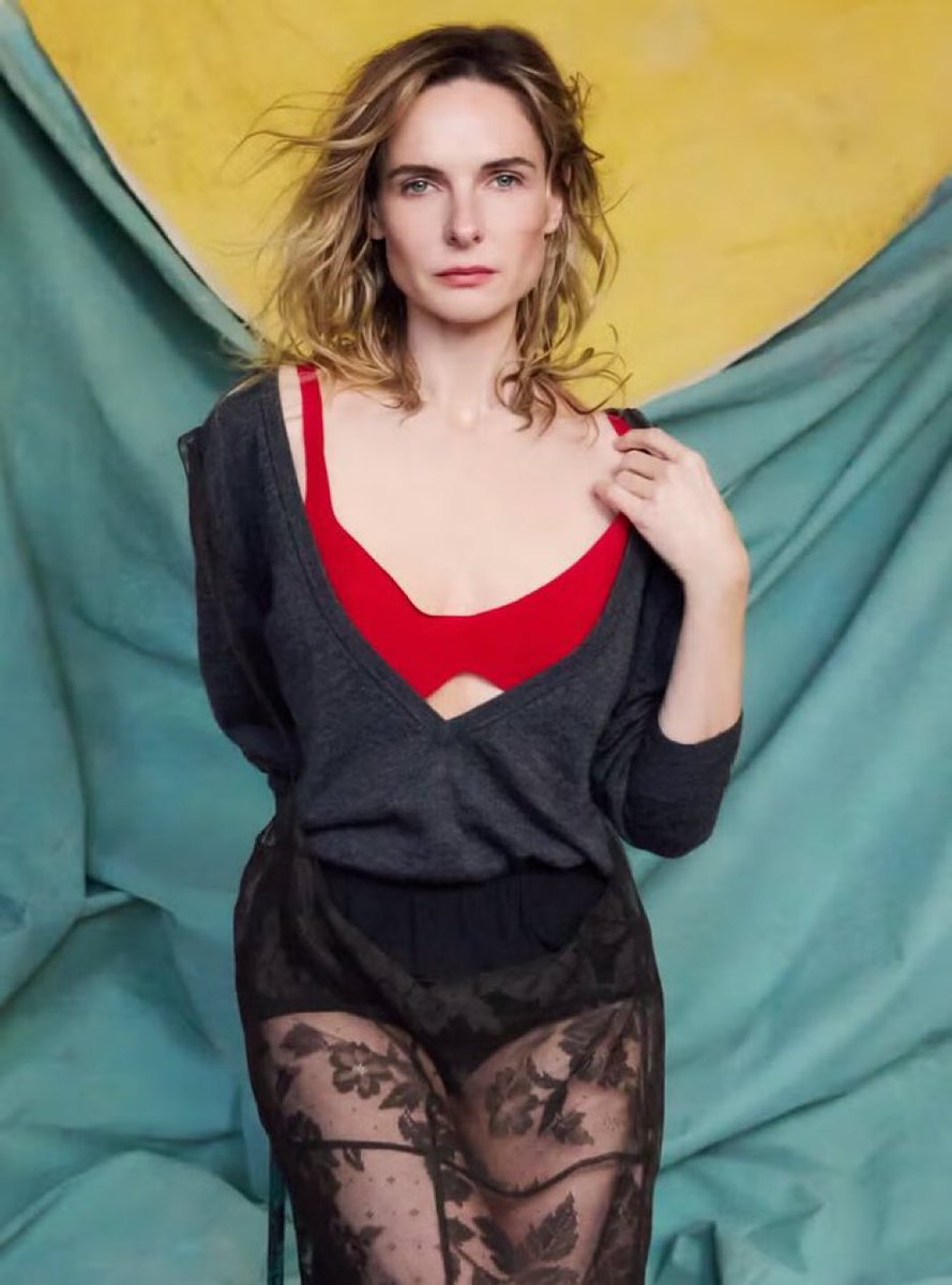 WAIT WHAT IS HAPPENING IM NOT OKAY-