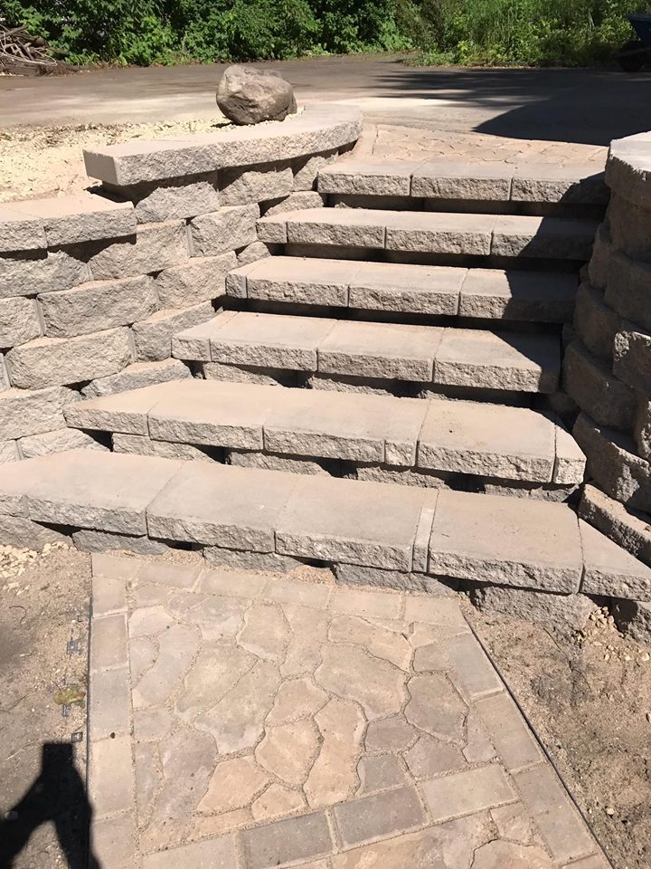 JunkerNsons's tweet image. It's the details that matter!  

#stonesteps #paverpatio #stonewall #retainingwall