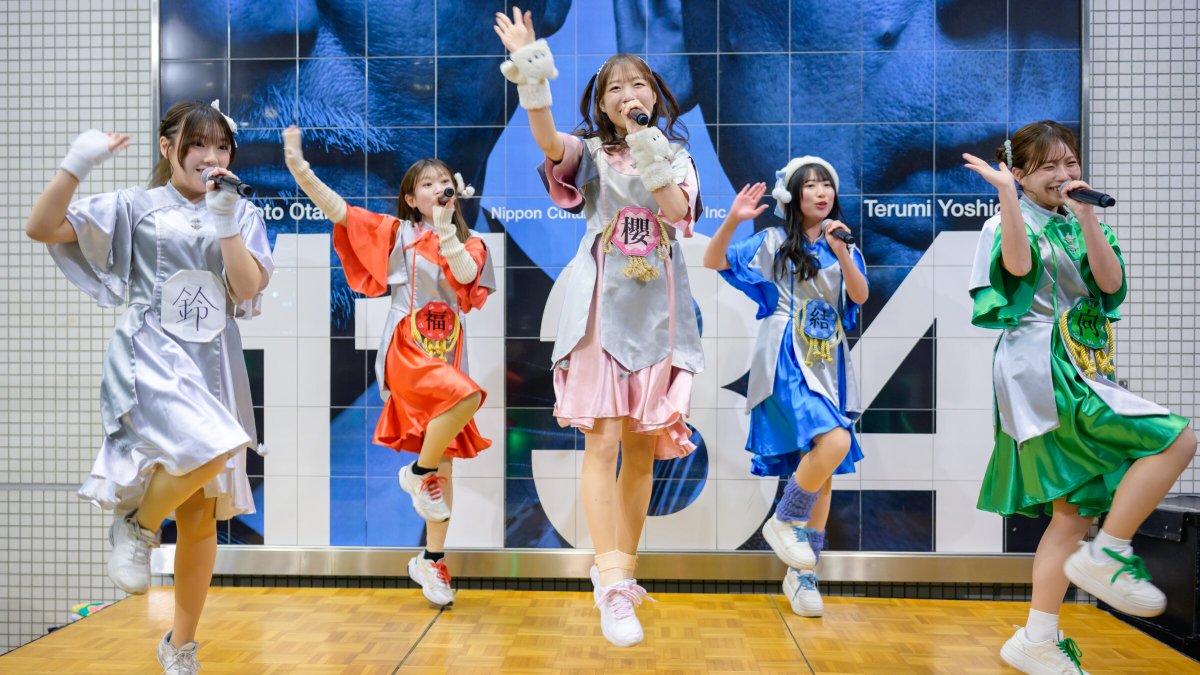 Pontam11's tweet photo. 26/2/4 #アイドル頂DASH @浜松町文化放送サテライト広場
けっぱって東北撮可曲 ”東北お祭り合戦”
けっぱっての軽快なリズムとダンスで東北6県のお祭りを紹介する楽しい新曲です🤗
Youtube 4k動画はこちら👇
https://t.co/iofdjZKlvt
#StageVideo #IdolStage
#けっぱって東北
#福島ゆか❤️
#小日向あおい💚
#佐藤櫻子🩷
#水谷花鈴🤍
#志田結華💙