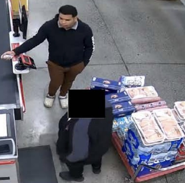 libsoftiktok's tweet image. BREAKING: Four individuals ARRESTED in Massachusetts for stealing more than $1 MILLION in food stamps using 115 stolen identities.

The individuals charged are:
-Raul Fernandez Vicioso, Dominican citizen (pictured below using a fraudulently obtained SNAP card)
-Joel Vicioso…