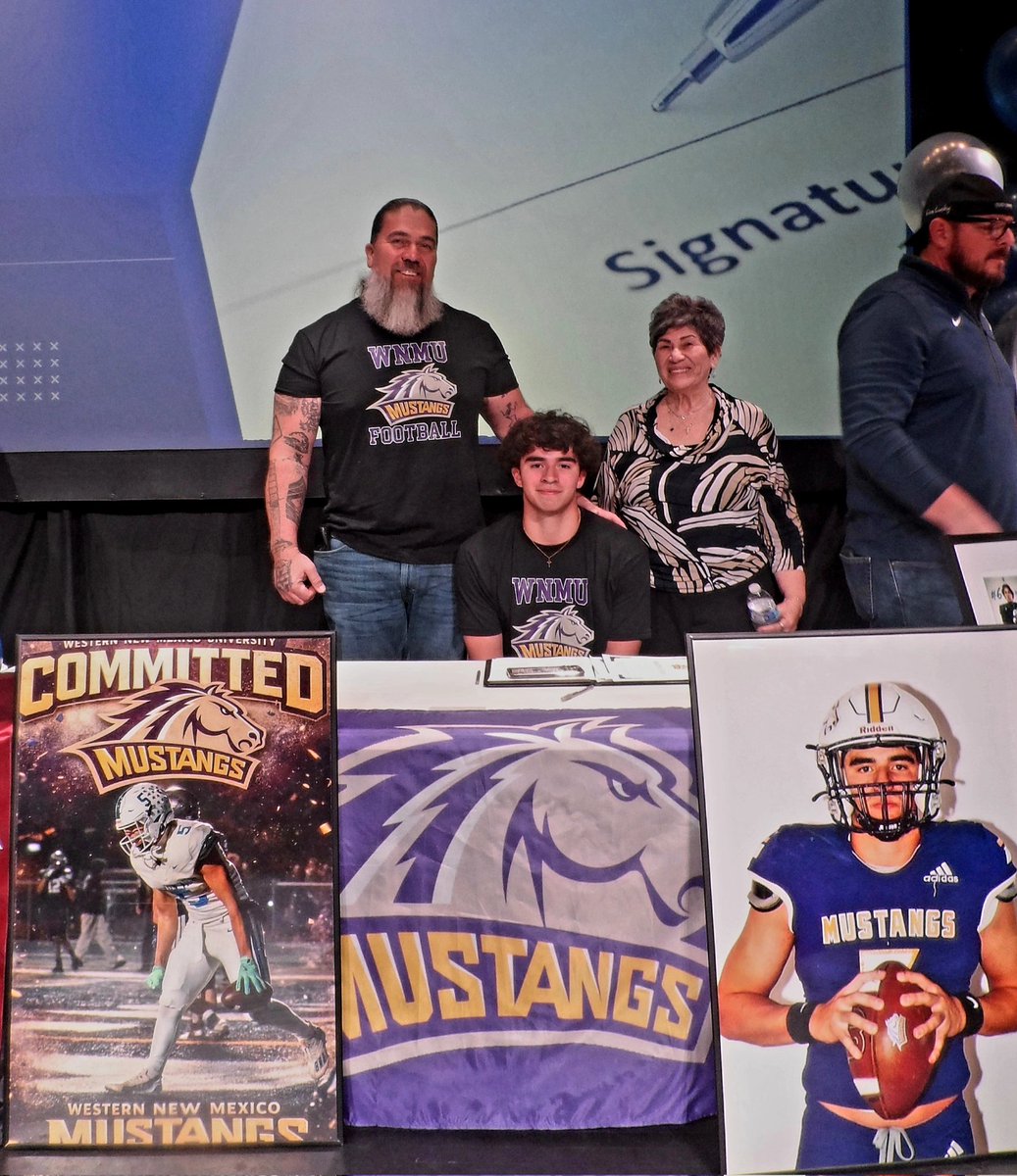 AmmanCatalan's tweet photo. am thrilled to announce that Brandon has signed to play football at Western New Mexico University. This accomplishment is a notable milestone, so proud of him https://t.co/iReUQ6mywn