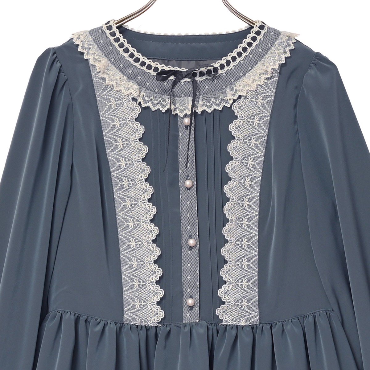 ꫛꫀꪝ✧‧˚新作入荷しました 🎀フロントレースフェミニンワンピース