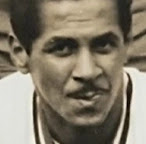 Artilheiros do Bahia em jogos contra o Fluminense.

Entre parêntesis, o ano de chegada do jogador ao Bahia.

4⃣ gols
Gilberto (2018)

3⃣ gols
Edigar Junio (2016)
Hamílton (1956)

2⃣ gols
Douglas (1972)
Fábio Saci (2007)
Gil Sergipano (1987)
Luciano Juba (2023)
Marito (1953)