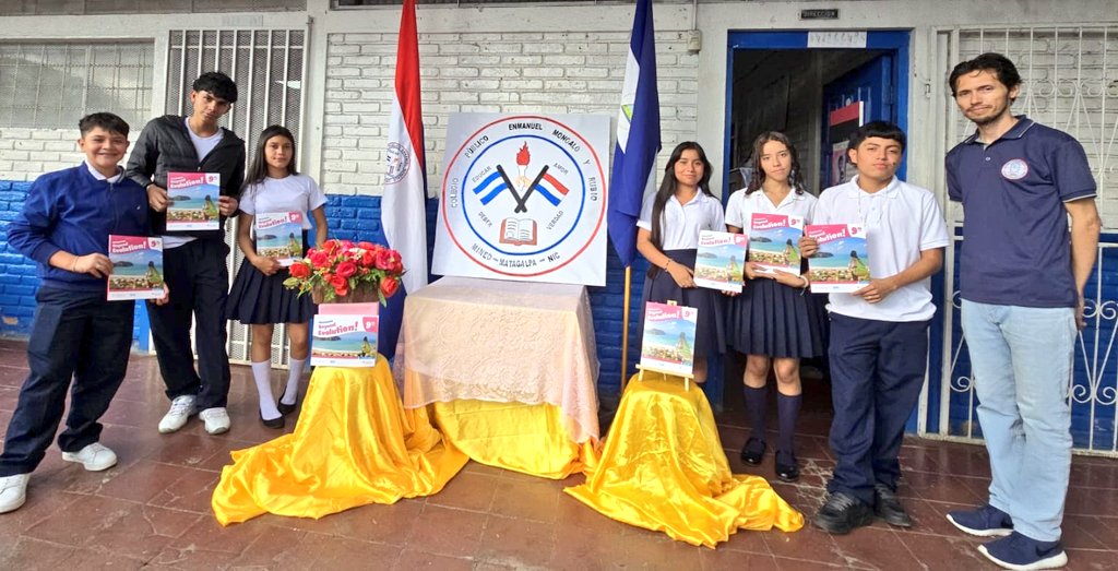 MunicipalMat21's tweet photo. Se realizó la entrega de libros de texto de Inglés a estudiantes de noveno grado de lo centros de educación secundaria regular, como parte del fortalecimiento del aprendizaje del inglés como segunda lengua. https://t.co/vRineMSNQb