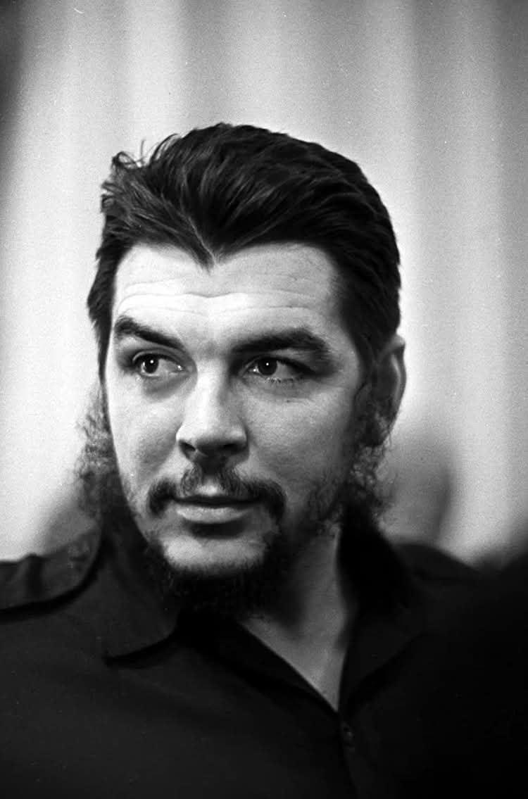 Todos los días hay que luchar porque ese amor a la humanidad viviente se transforme en hechos concretos, en actos que sirvan de ejemplo, de movilización.
✫𝐂𝐡𝐞~
#HastaLaVictoriaSiempre #CubaEstáFirme #ArtemisaJuntosSomosMás