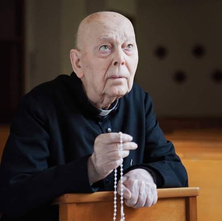 Sachinettiyil's tweet image. Exorcist Gabriel Amorth👇

“I have asked the demon more than once, ‘Why are you so scared of John Paul II?' And I have had two different responses, both interesting. One, ‘because he disrupted my plans.’ And, I think that he is referring to the fall of communism in Russia and…