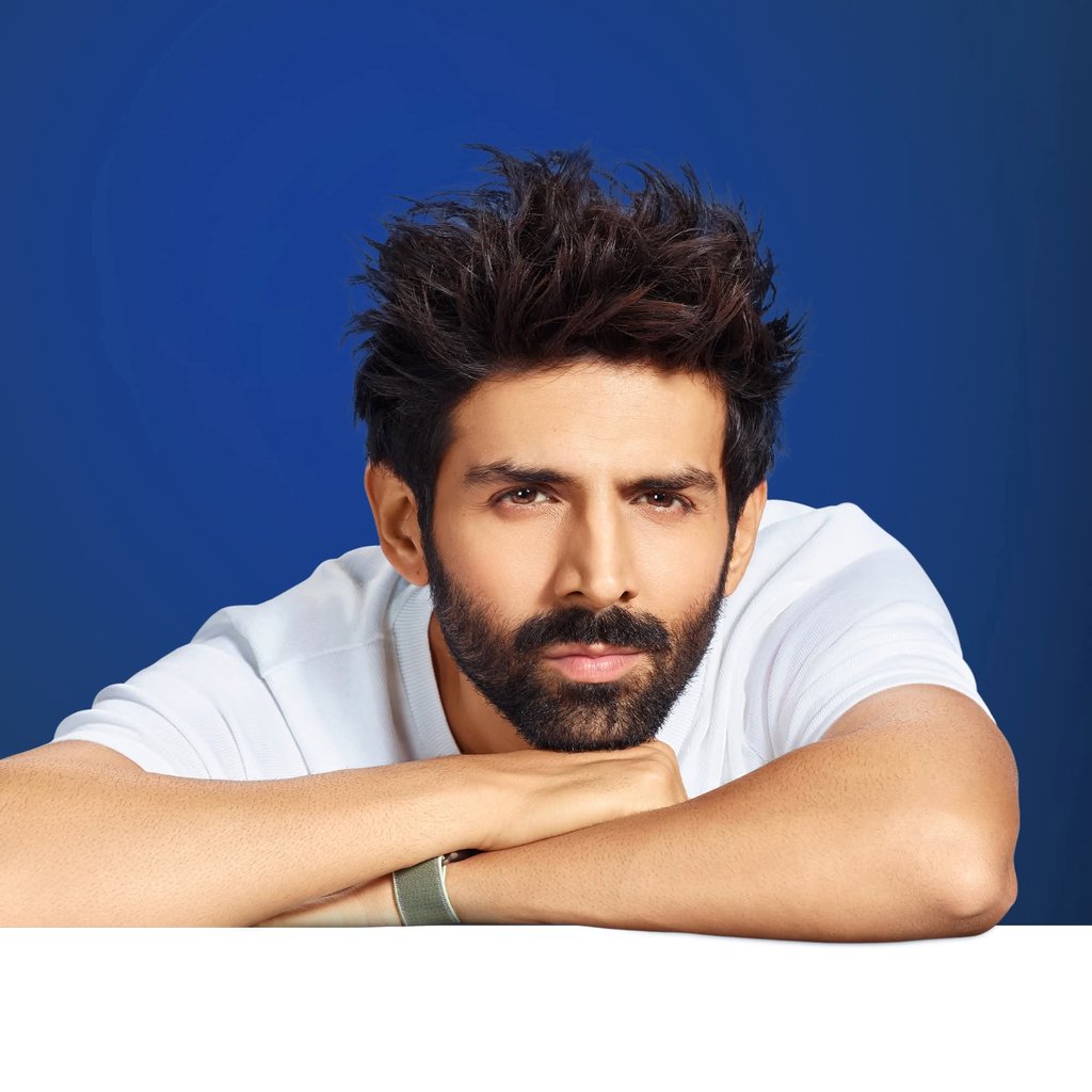 Yasinyash111's tweet photo. New brand face orbit cables❤️‍🔥🤩
#KartikAaryan https://t.co/HtVulqS3XN