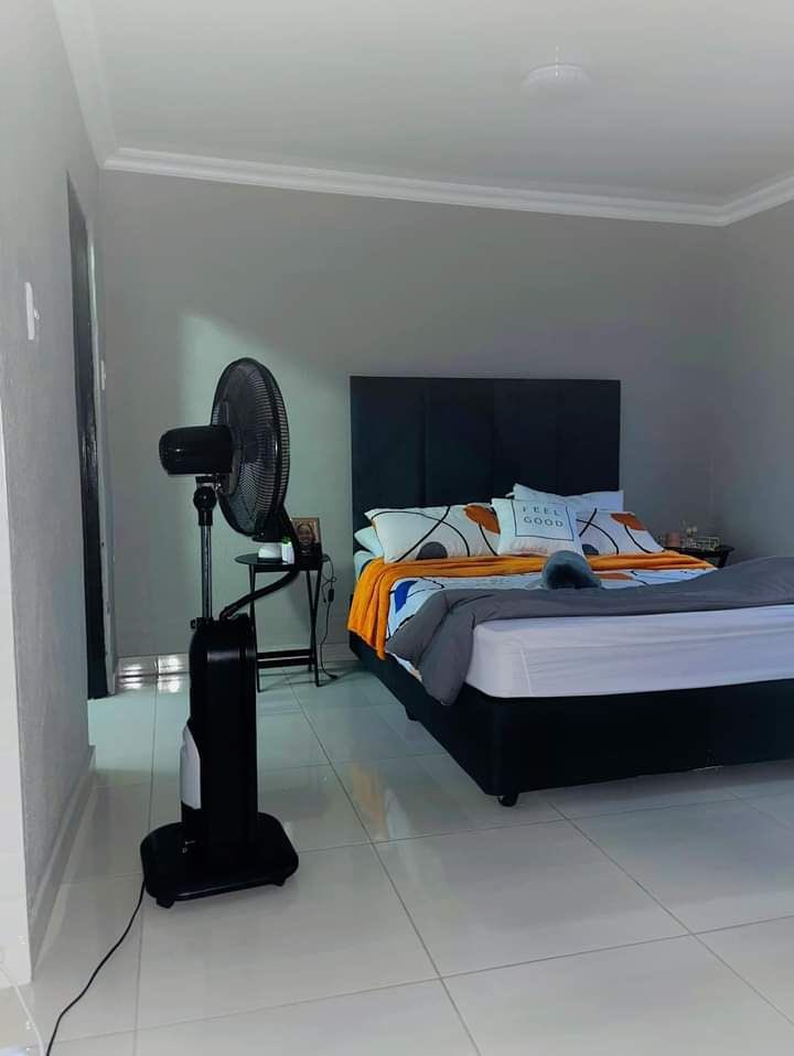 mide_io's tweet image. having your own safe space is a big blessing, no matter how big or small. 🤍