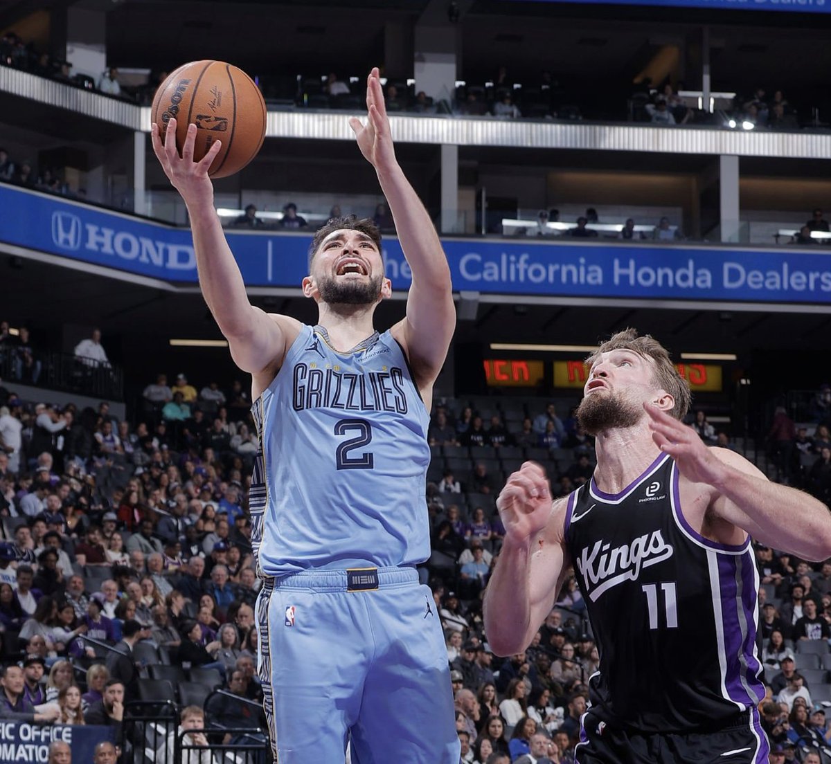 fastbreakbreak's tweet image. after 3 games, ty jerome is averaging per 36 minutes:

39.5 points
12.4 assists