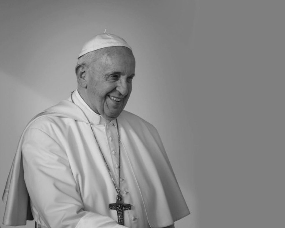 UniCatolicos_es's tweet image. El FBI ha desmentido lo que lleva horas haciéndose viral en redes: no hay pruebas de que el hackeo a Jeffrey Epstein habría venido desde el Vaticano. 

Lo que sí que hay son conversaciones entre Steve Bannon y Epstein que revelan mensajes donde no solo mostraban su profundo odio…