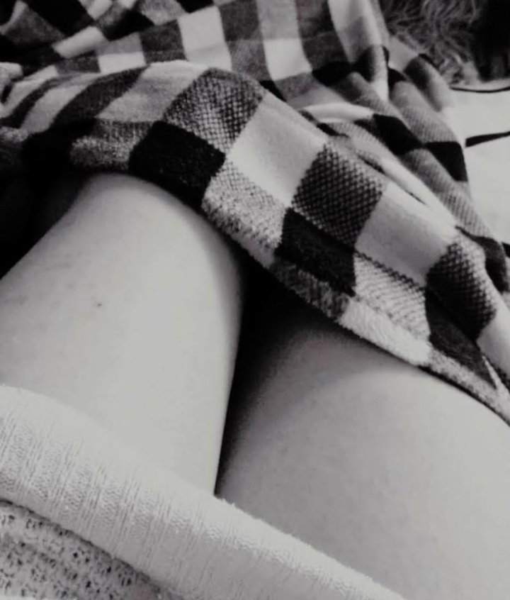 Clara150636's tweet photo. Lo prohibido siempre es más lento para disfrutarlo mejor...
🥵🥵🥵
#sexy #darkmadame #fetiches #hot https://t.co/UhqkbiqQKw