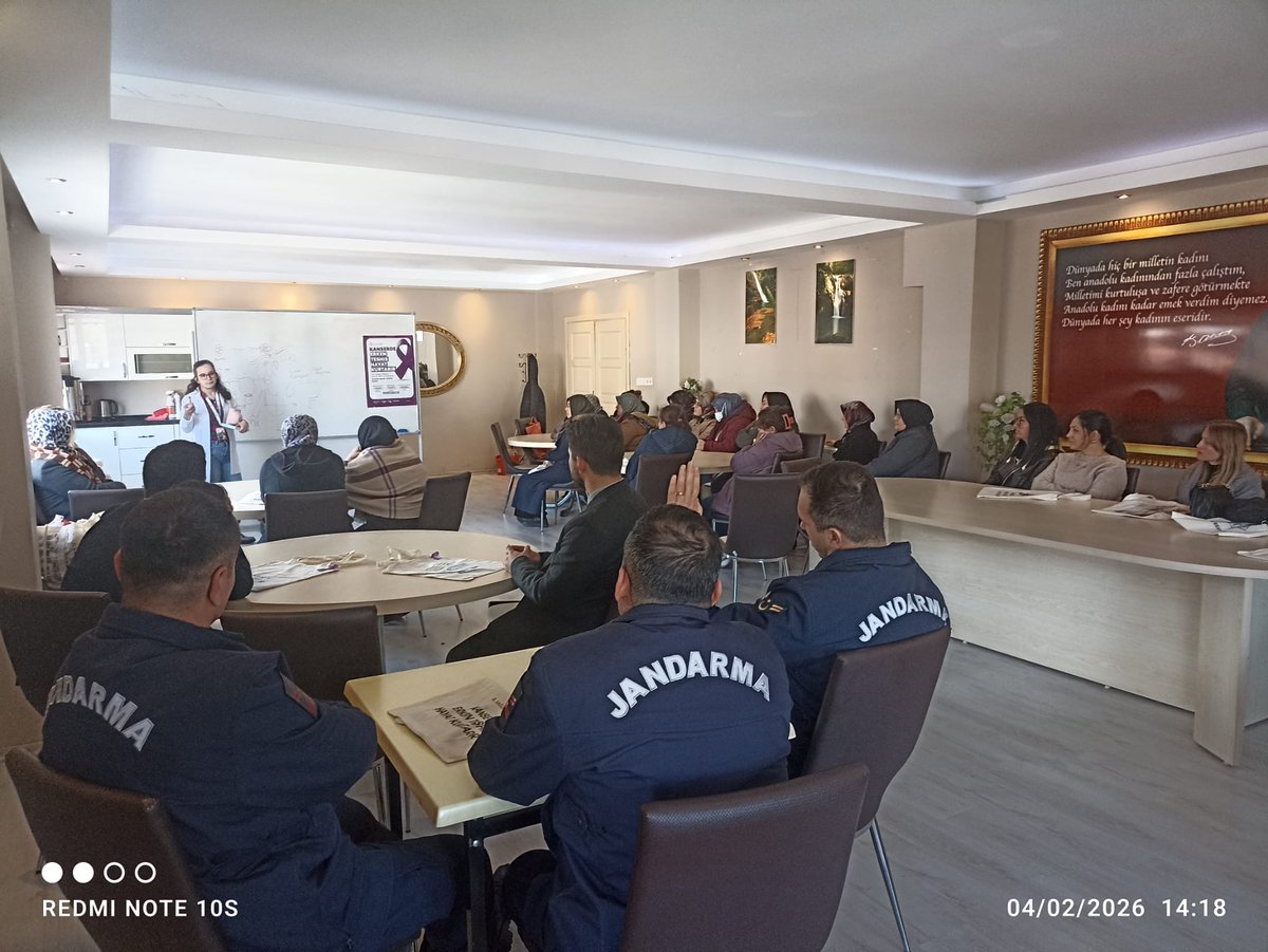 ErfelekDH's tweet photo. 4 Şubat Dünya Kanser Günü kapsamında, Erfelek Toplum Sağlığı Merkezi tarafından ilçemizde görev yapan kurum personeline ve Halk Eğitim Merkezi kursiyerlerine, kanser hastalıklarına karşı farkındalık ve bilinç oluşturmak amacıyla eğitim düzenlenmiştir. https://t.co/Kxbd23XZe1