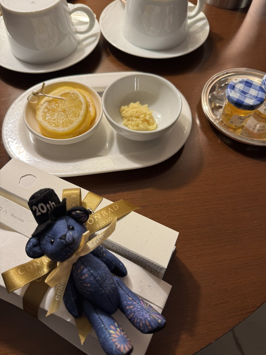 NotADimeAgain's tweet photo. Came down with a cold during my trip, but the staff went above and beyond — from warm tea with honey to thoughtful little touches that made recovery easier. 🍋☕

It’s moments like these that remind me — true luxury isn’t about price, it’s about care.

#ConradTokyo #LuxuryForLess https://t.co/i4T6315KoT