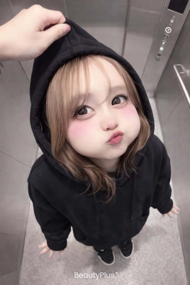 今起きた！！！

LARMEの時に仲良かった後輩ちゃんが作ってくれたの❤️普通にかわいくなりすぎ！！！切実にこの顔になりたい🥺

みんなは今日何する日なのー？？