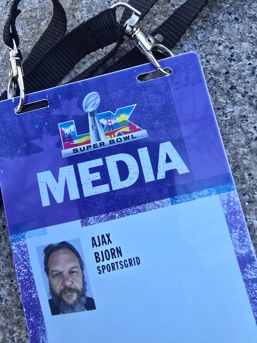 Adambjorn's tweet photo. #SuperBowl
After getting credentials, stopped by media center and took a look at where tomorrows set up was located.. While there, I come across a brand new #Sherrin .. The smell 🥰🥰... I need to track one down or have one sent over.. https://t.co/ZpoG6Omx8x
