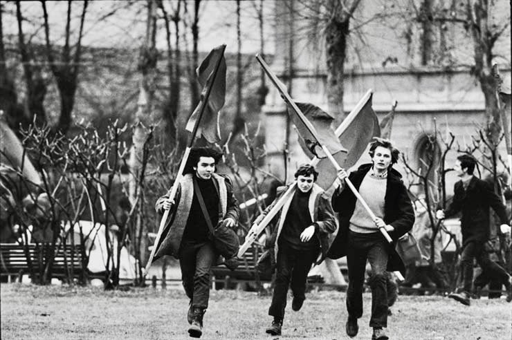 Fuochidipaglia's tweet photo. La mia #generazione è cresciuta tra insegnanti di sinistra, giornalisti di sinistra, artisti di sinistra, magistrati di sinistra e guai ad obiettare qualcosa.
All’università chi non indossava l’eskimo rischiava di essere aggredito.
Era #comunismo, allora?
#Buongiorno
#5febbraio https://t.co/AWW4Dxhi2e