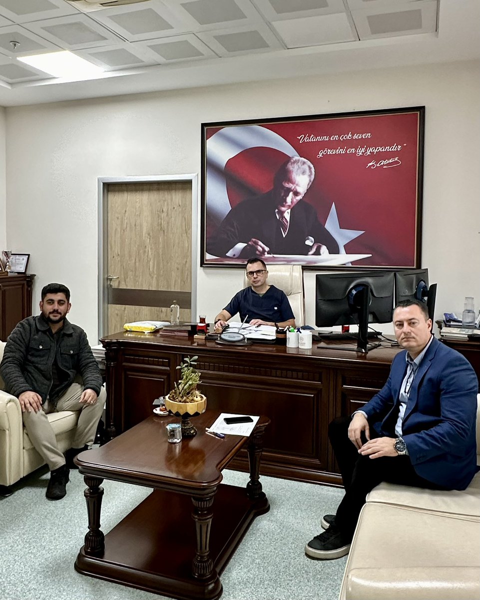 AlanyaAdsm's tweet photo. Kurumumuzdan ayrılış yapan Sağlık Memuru Ömer Faruk ÖZLEYEN’e özverili hizmetlerinden dolayı teşekkür eder, yeni görev yerinde sağlık, mutluluk ve başarı dolu günler dileriz. https://t.co/XcpBWiofJR