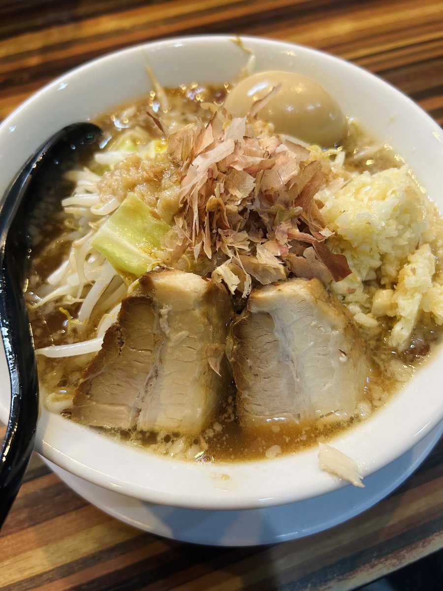 マツコが言ってた『幸せじゃない人ほど食に走る』が正論すぎる。病んでる時の食欲って異常…