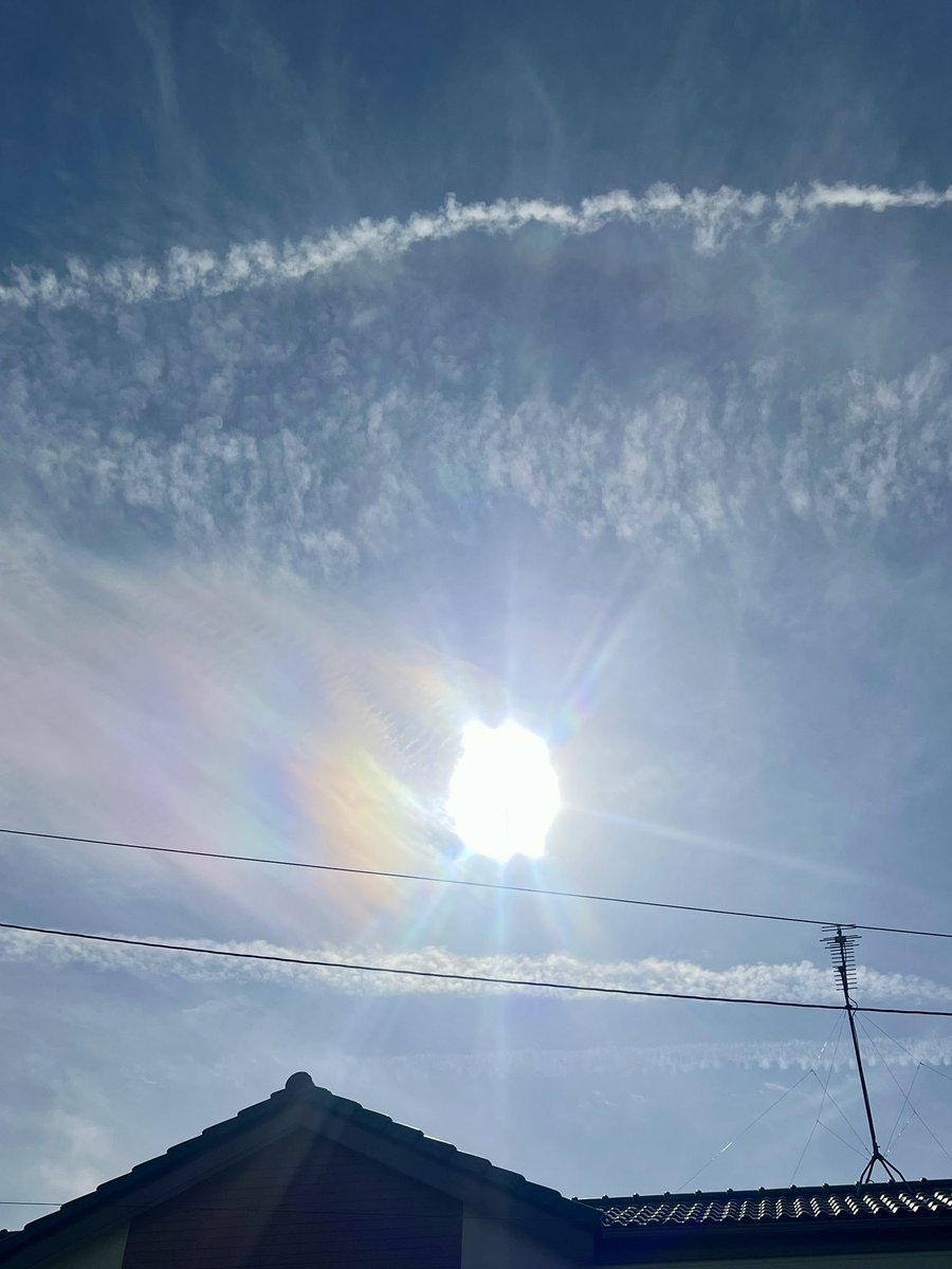 kbl_gs's tweet photo. うっすらハロと彩雲🌈ᵕ̈*💭

#イマソラ https://t.co/a63IYVOd7n