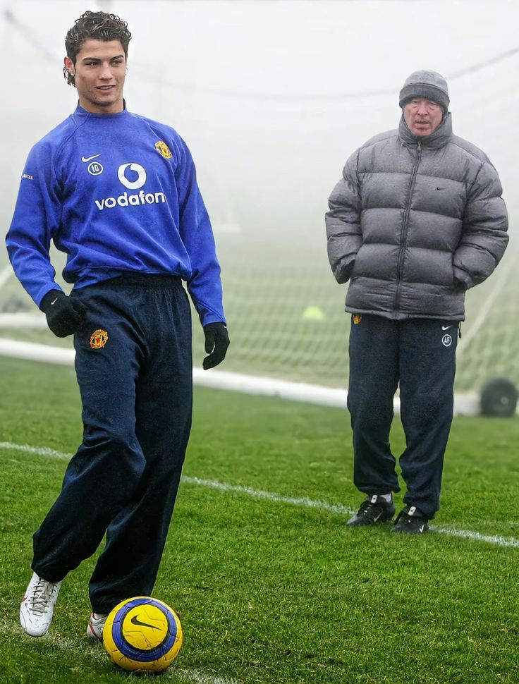 UtdCitypriest's tweet image. The greatest footballer of all time turns 41 today. 🐐✨🎂🍷

Quote this tweet with your favourite vintage photo of him. 📸🎨