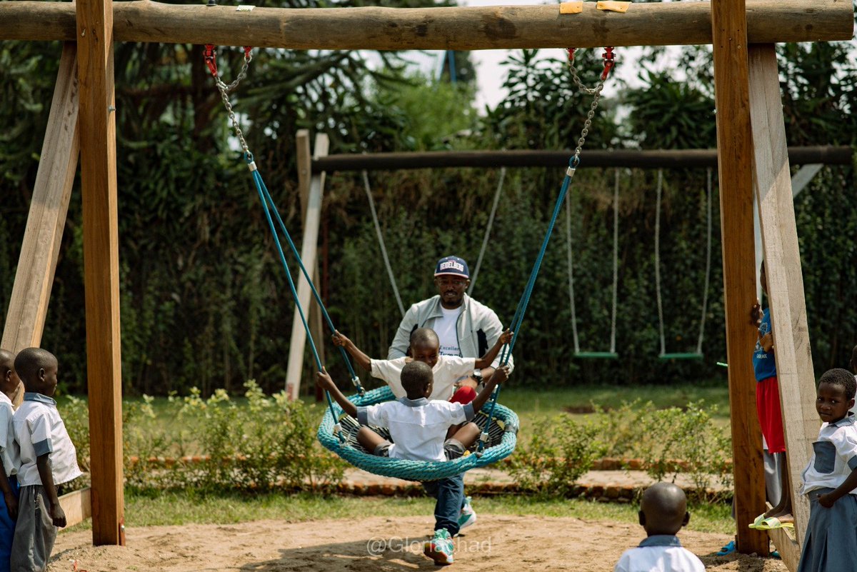 BulamboRiziki's tweet photo. #RDCongo, redonner  la joie aux enfants est un devoir pour nous .Nous avons construit cet air de #jeux pour que les enfants du village kashusha et environ aient la possibilité de se divertir .Par jour olus de 150 #enfants visitent gratuitement ce lieu.
 #thérapie @UNICEFDRC https://t.co/31j6mhm9qb