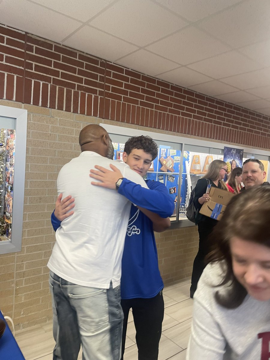 Michael Robinson tweet media