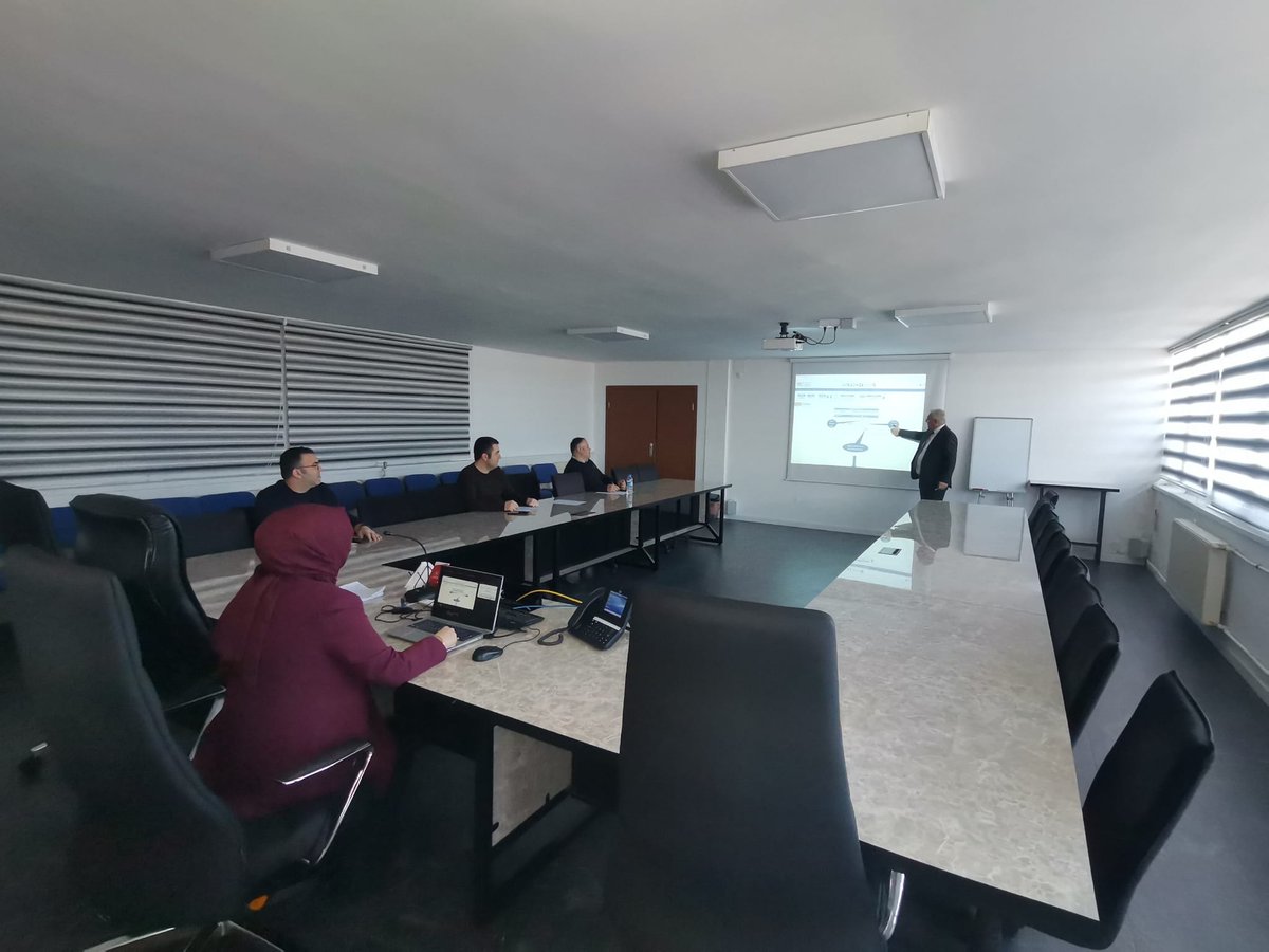 Karayolu Taşımacılığı Şube Müdürümüz Kemal ARSLAN tarafından, Ünye Ticaret Odası Temsilcilerine Karayolu Taşıma Yönetmeliği kapsamında, K türü Yetki Belgesi işlemlerine ilişkin U-Net Otomasyon eğitimi ve mevzuat eğitimi verilmiştir.