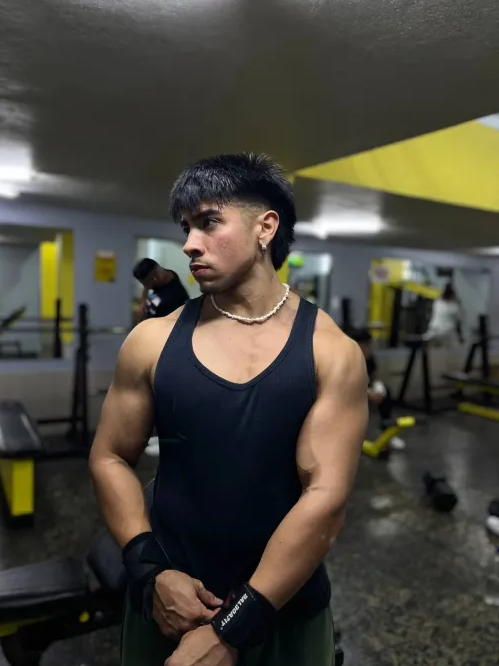 mastrcooper's tweet photo. king of making you weak in the knees. https://t.co/mnHXam8k8e