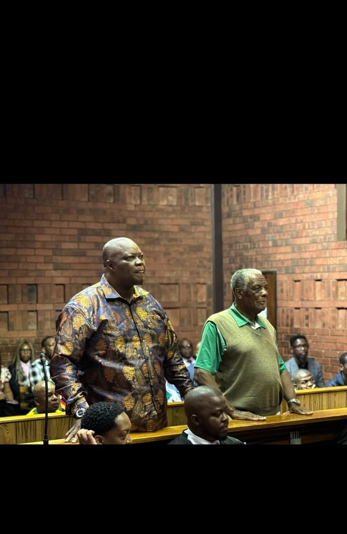 BelindaMaf45541's tweet photo. His case will surely be thrown out of court. There is no case. The overzealous Zanu PF Agents had predicted doom on the life of my colleague and friend Advocate Job Sikhala.
#DropTheCase
#HeIsInnocent https://t.co/e72KlAC2dr