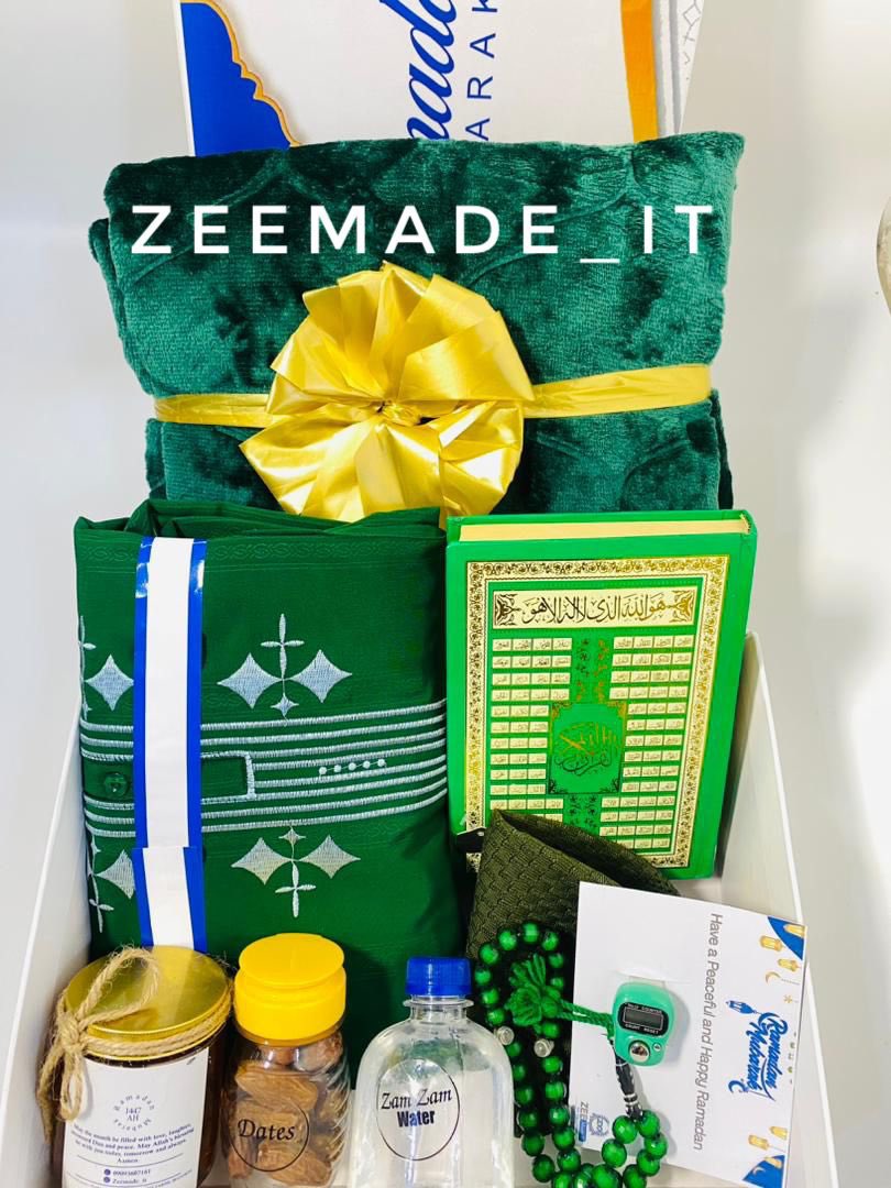 zeemade_it's tweet image. I take God beg you help me RETWEET.🙏

RAMADAN PACKAGE FOR HIM.

Put a smile on the men  that matters to you with our Amani box.🥰

Content; Jalab, cap, prayermat, Quran, pure honey, counter, teabih, zamzam Water and Dates.
🏷️ 48,000ngn.

Lagos📍