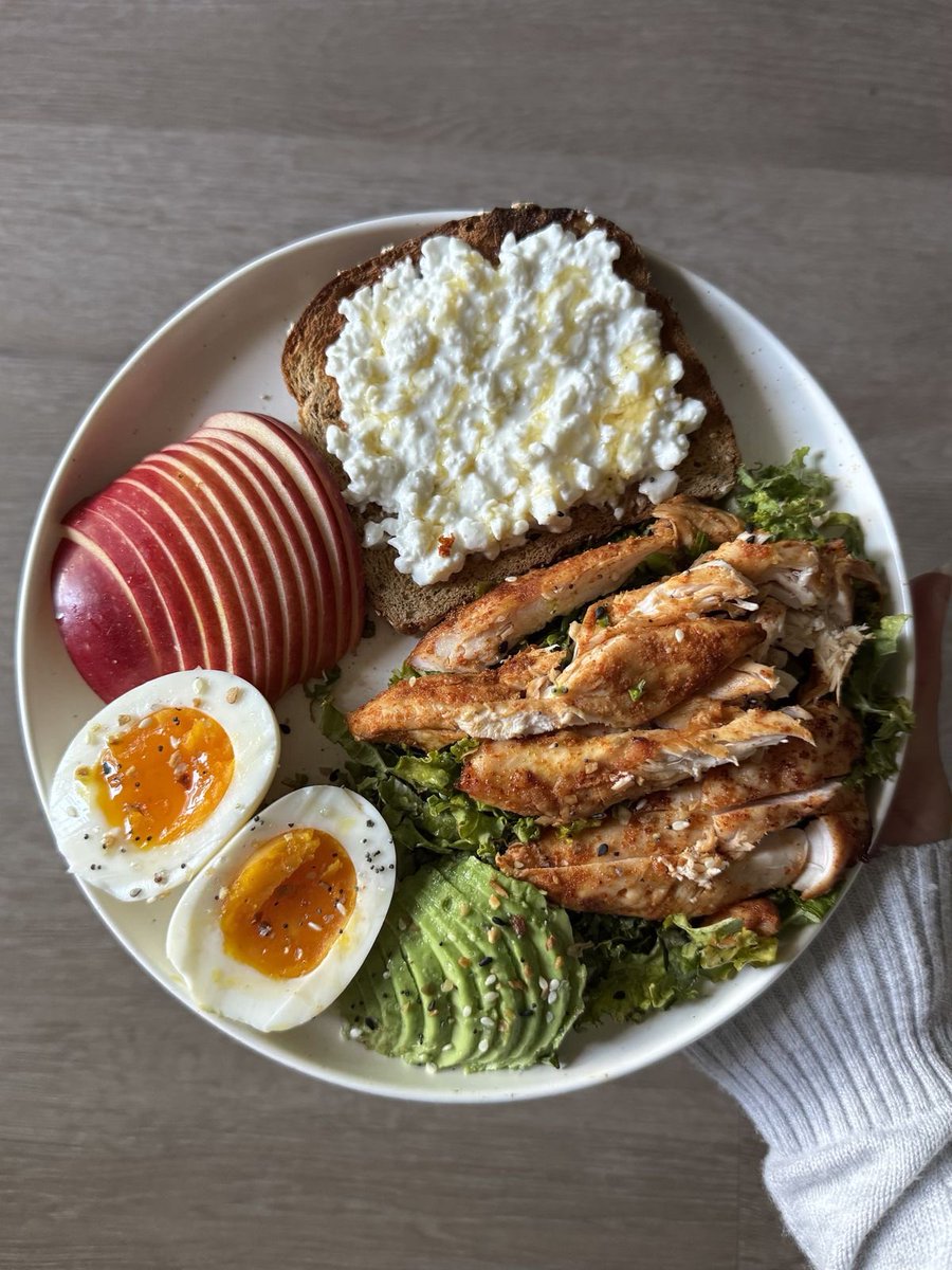 ceelune_'s tweet image. sculpting the mind, body and soul