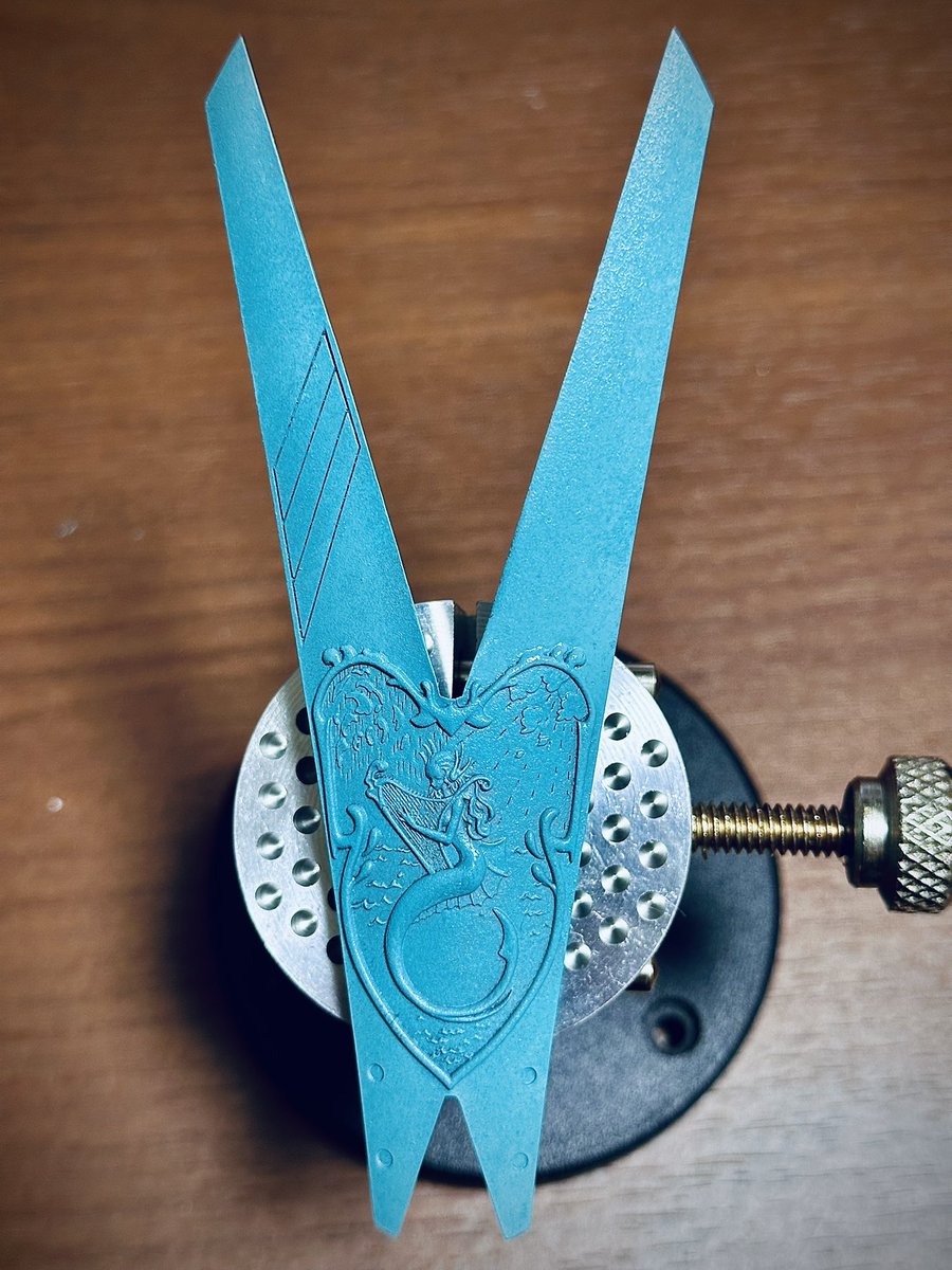 バンシーカのフライヤーのレリーフ、塗るの楽しすぎる☺️

#FSS_jp
#ファイブスター物語
#バンシーカ
#メロウラ