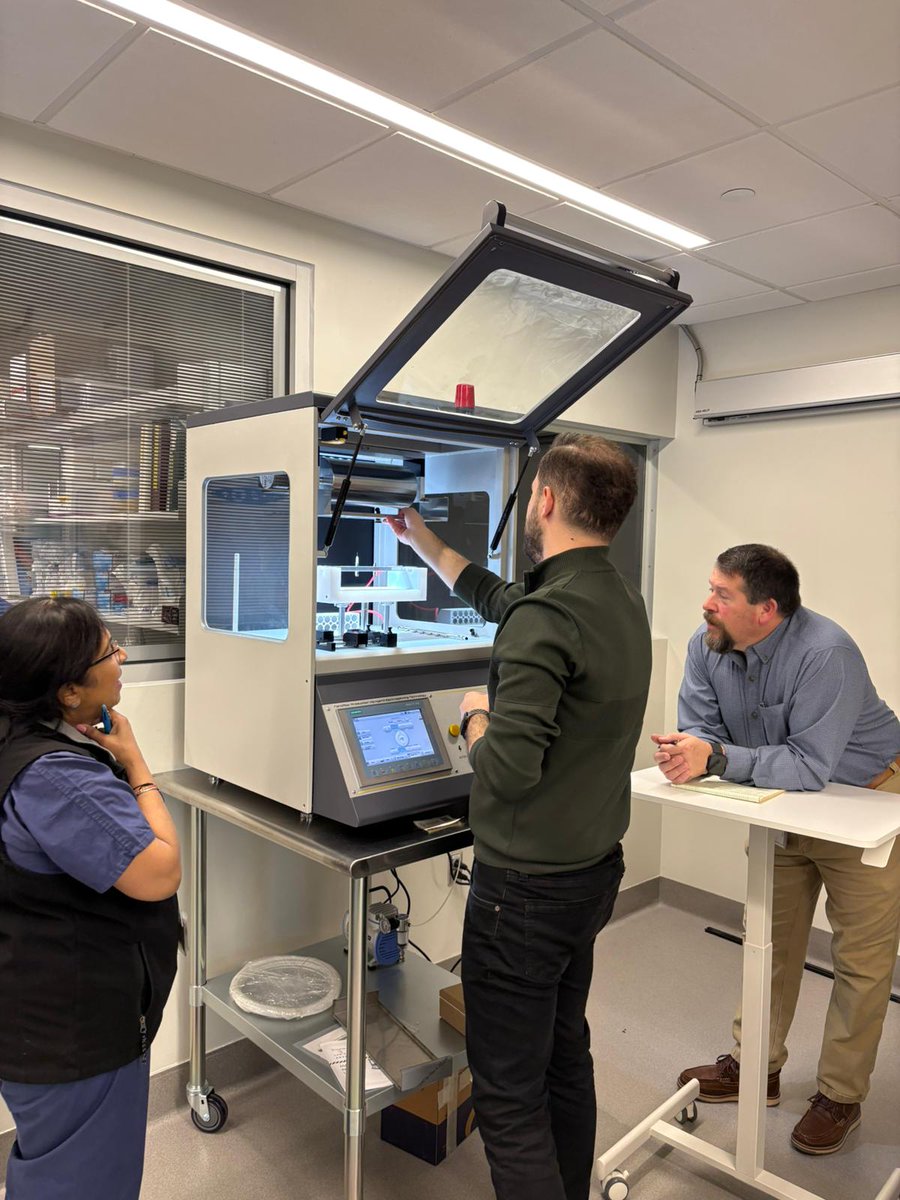 InovensoSocial's tweet photo. Inovenso in Action | University of Tennessee 🇺🇸
Live demo &amp; hands-on electrospinning training.
Knowledge makes the difference.
#Inovenso #Electrospinning https://t.co/KLD2Z2lIMX