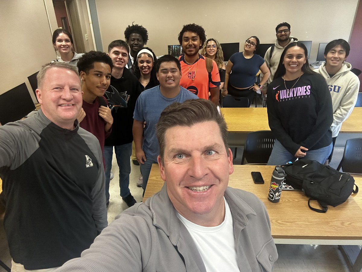 gbellseattle's tweet image. Stopped in on my pal @CamInman at his @SJSU journalism class on way back from #Seahawks Super Bowl Weds.

Engaging discussion on our industry. The students’ creativity is inspiring.

So is seeing SJSU’s John Carlos, Tommie Smith immortalized there from 1968 Olympics. #FootStomp