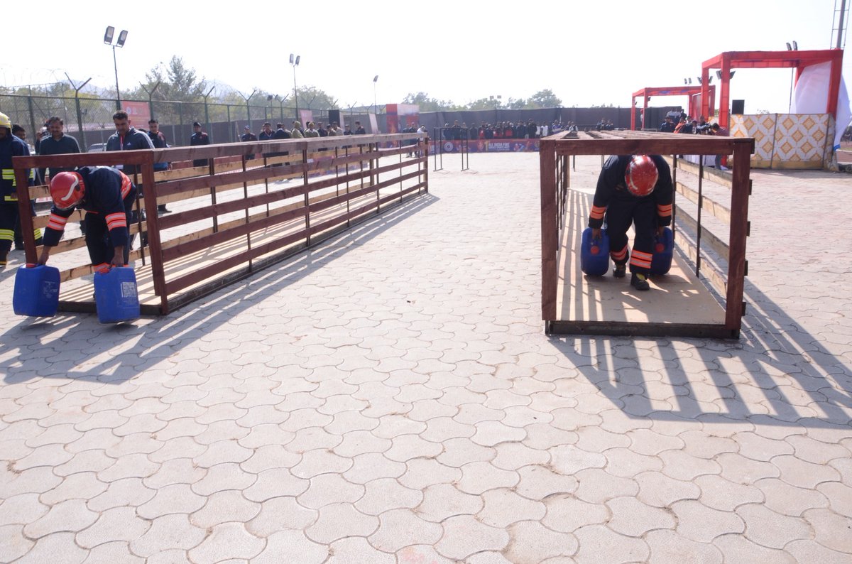 DGFSCDHG🇮🇳 tweet media