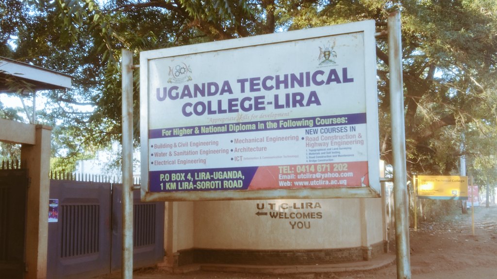 FansVipers's tweet photo. On The Streets Of Lira City.
@FUFAUgandaCup #Round64
Viper SC Vs Northern Gateway SC 
#Lira #VipersScFans #FansMoment #SMASK #LawrenceMulindwa #OneTeamOneDream https://t.co/klL6cO1l82 https://t.co/c7k4u7gp3R