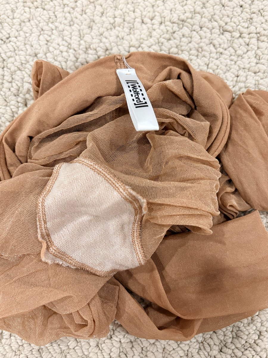 ChloeInNylons tweet media