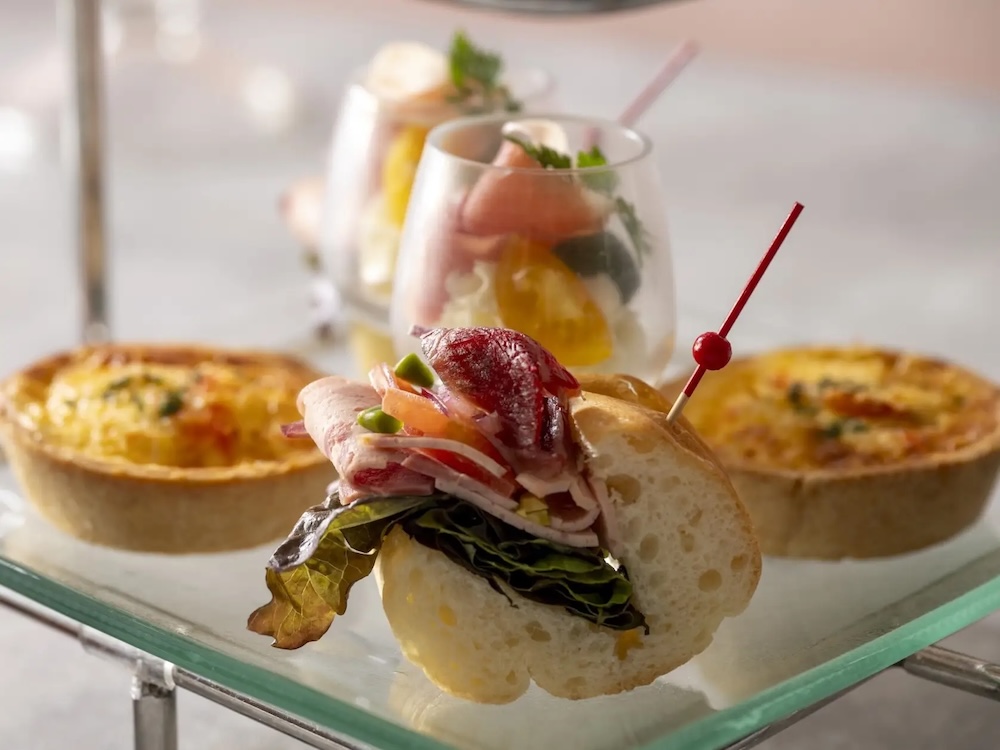 luxuryhotel_jp's tweet image. ヨコハマ グランド インターコンチネンタル ホテル

いちごとミルクのアフタヌーンティー
icyokohama-grand.com/restaurant/det…

フランスで「春を告げるケーキ」として有名な「いちごのフレジェ」をはじめ、甘酸っぱい苺とコク深いミルクのスイーツを楽しめる

2026年2月16日～5月10日