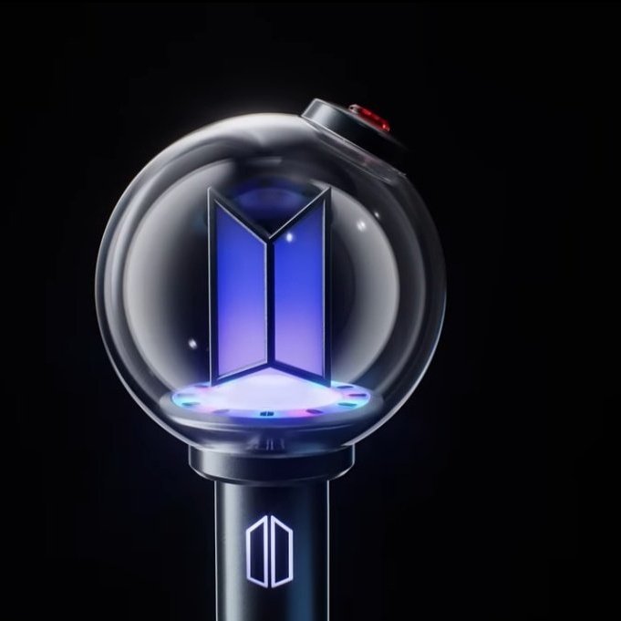 nygmahopee's tweet image. la nueva ligthstick de bts // la army que apenas compro la versión map of the soul