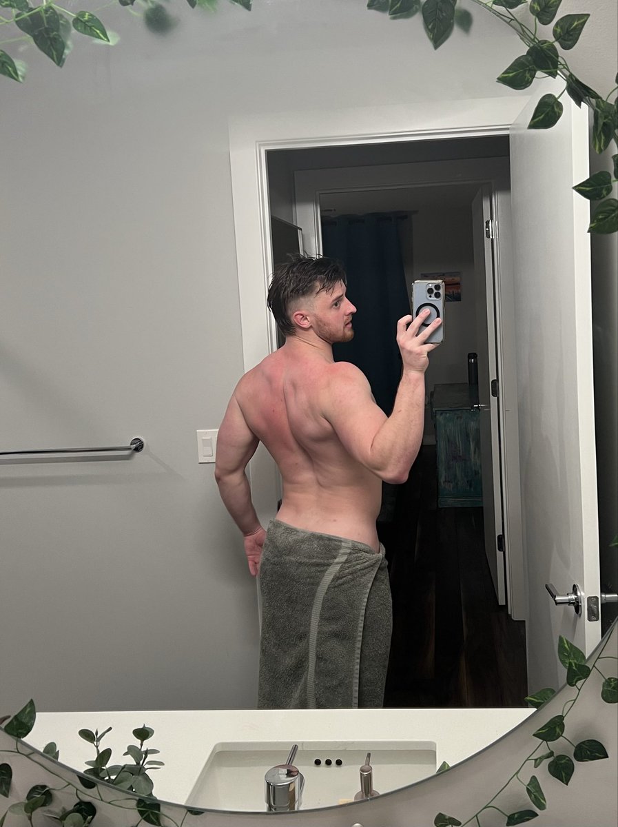 trainertrevvv's tweet photo. Front or back? https://t.co/nH43p28Djc