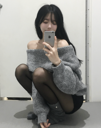amood_jp's tweet photo. 今っぽコーデ
大人可愛いオフショルダー
https://t.co/knIVgCCqH4
#amood #プチプラコーデ https://t.co/jXQTDVVvhM