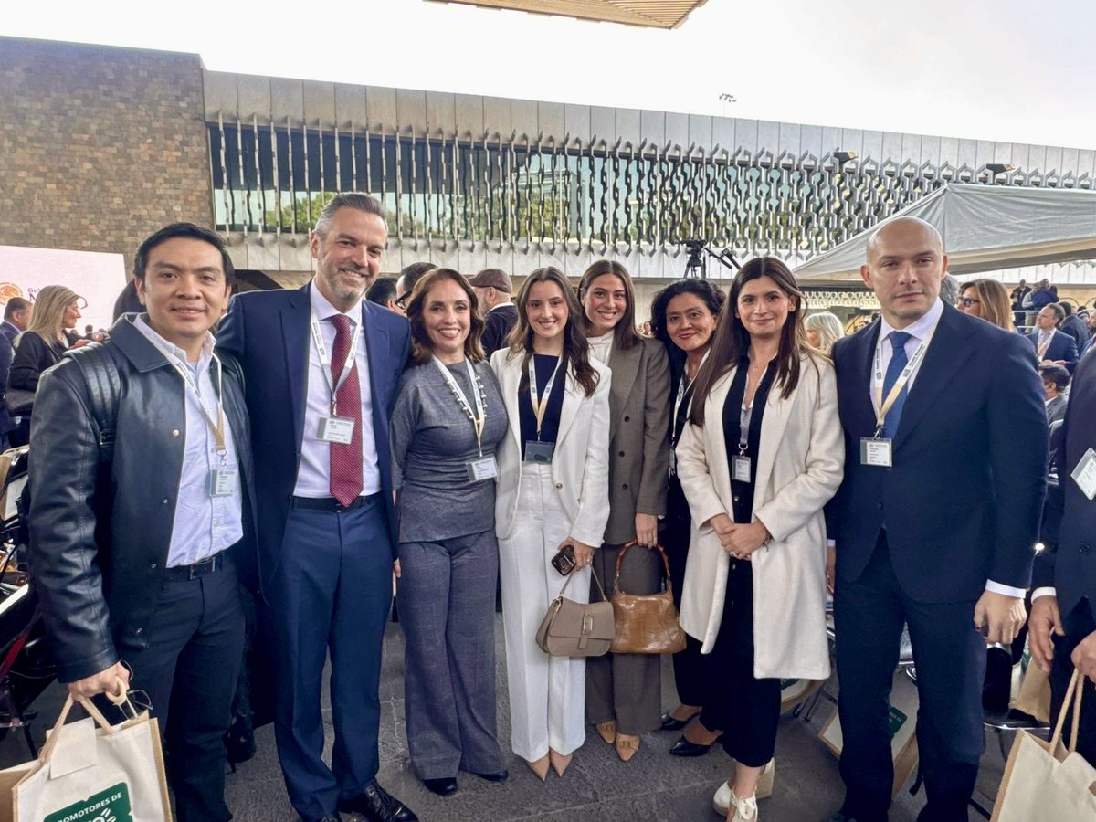 📍 Hoy, 4 de febrero, se lleva a cabo en la Ciudad de México la Primera Reunión Nacional de Promoción de Inversiones, organizada por la Secretaría de Economía, con la distinguida presencia de la presidenta de la República, la Dra. Claudia Sheinbaum.
