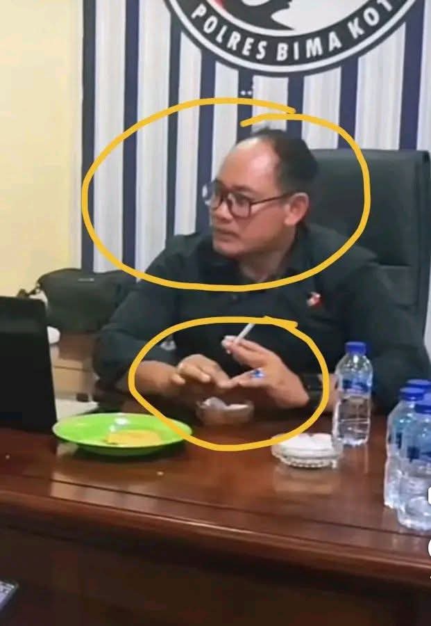 Breaking News! 

Kasat Narkoba Polres Bima Kota Diamankan di Polda NTB Karena Terlibat Jaringan Koba-koba