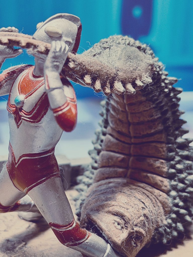 再度出かけた足利で散財。 ウルトラ怪獣戯画。 大量にある中でどれを