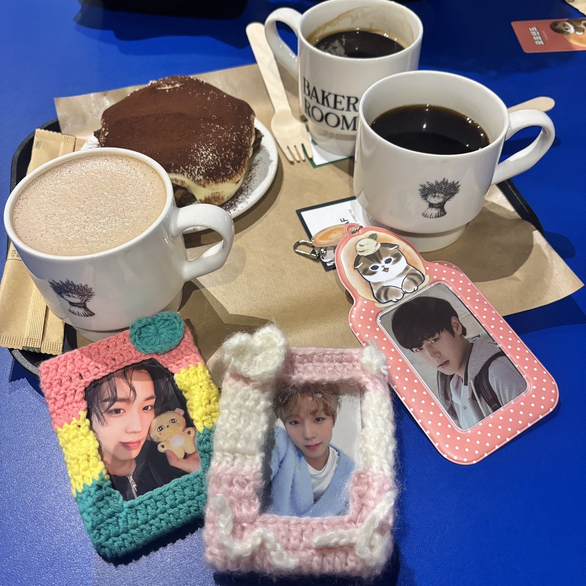 yourwinkboy's tweet photo. 오랜 덕친들과 #왕과사는남자 개봉일에 보기💛🩷💚 첫관람때보다 더 많이 울었음😭영화보고 난 후 카페에서는 뭔가 영화 얘기만 해도 눈물이 고여서 정작 영화 얘기는 많이 못함 ㅋㅋㅋ 빨리 또 보고싶당 https://t.co/j4VAKgeWU1