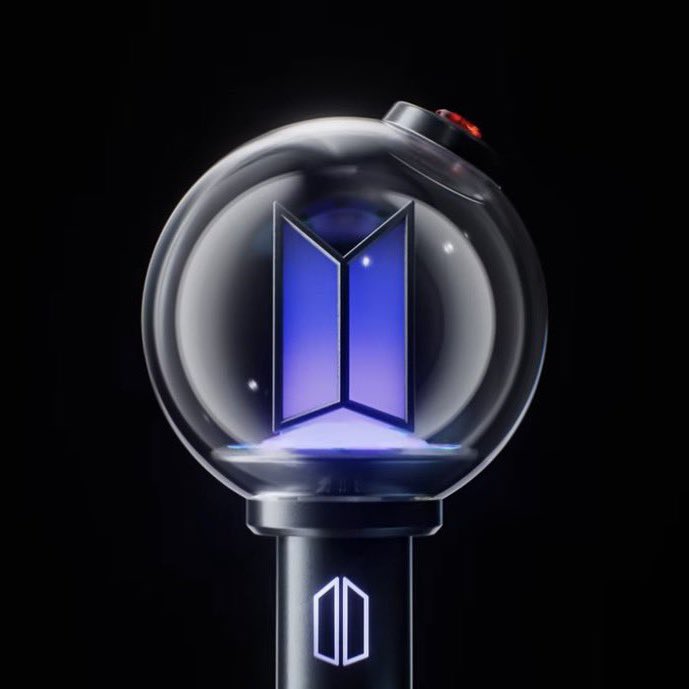 esta es una NECESIDAD QUE SE ME ACABA DE DESBLOQUEAR, dénmela no es suficiente verla en el video yo la quiero tener en mi mano y estar agitándola en el concierto de bts mientras vivo el mejor momento de mi existencia