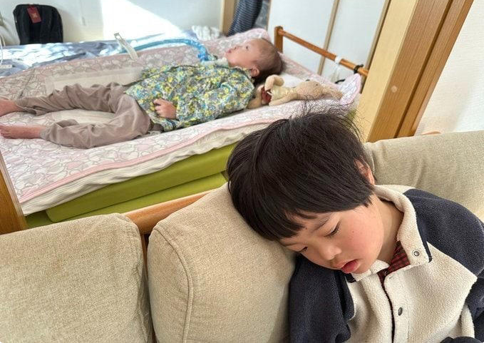 romantist888's tweet image. 重い障害を抱えた2人の子を特別養子縁組 msn.com/ja-jp/news/opi… 大和は心臓の手術を受けなければ命が危険な状態でしたが、実親は手術の同意書へのサインをためらっていました。「手術をすると、この子が長生きしてしまうから」と