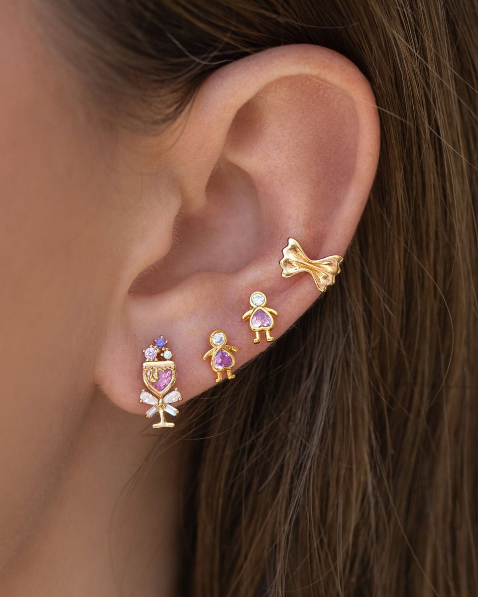 shopgirlscrew's tweet image. This is your sign to have a Girls Night with all your galentines🤭... Happy Galentine's Day 🥹💌✨

#galentinesday #daintyjewelry #earstack