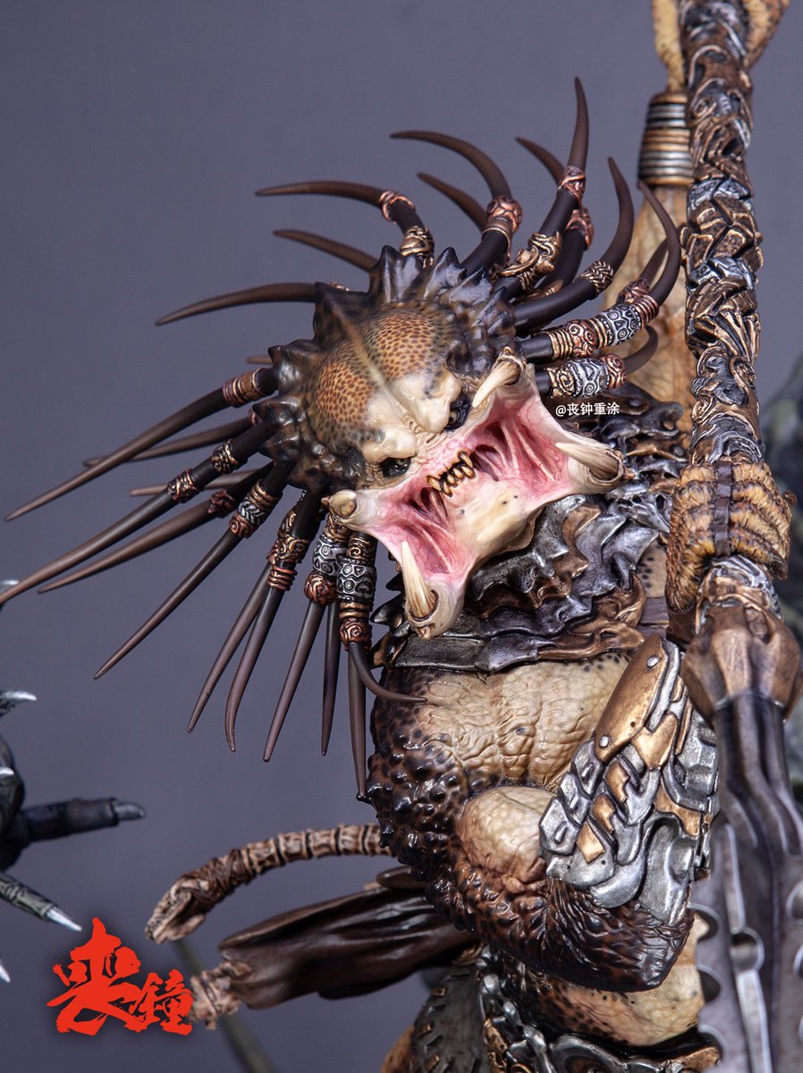 SangZhongStudio's tweet photo. 【丧钟重涂】Narin 王战后铁血大战异形GK涂装作品 PART1（The Predator King VS Alien Queen resin cast kit ，Paint by me. ）【sangzhong Studio 】#PredatorBadlands #kit #painting #Monster #kaiju #predator #Alien #Hunter https://t.co/J9JMqxLFlF