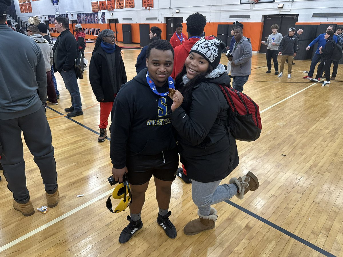 FrazierDantrell's tweet photo. Came 3rd in the CPL city tournament #simeon #CPL #wrestling #IHSA https://t.co/nmvBiVqQVu